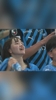 靓丽风景线！川崎前锋取得进球！看台美女球迷挥舞围巾庆祝！