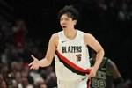 侵略性很够！杨瀚森坐打亨德里克斯 造成两罚全中！